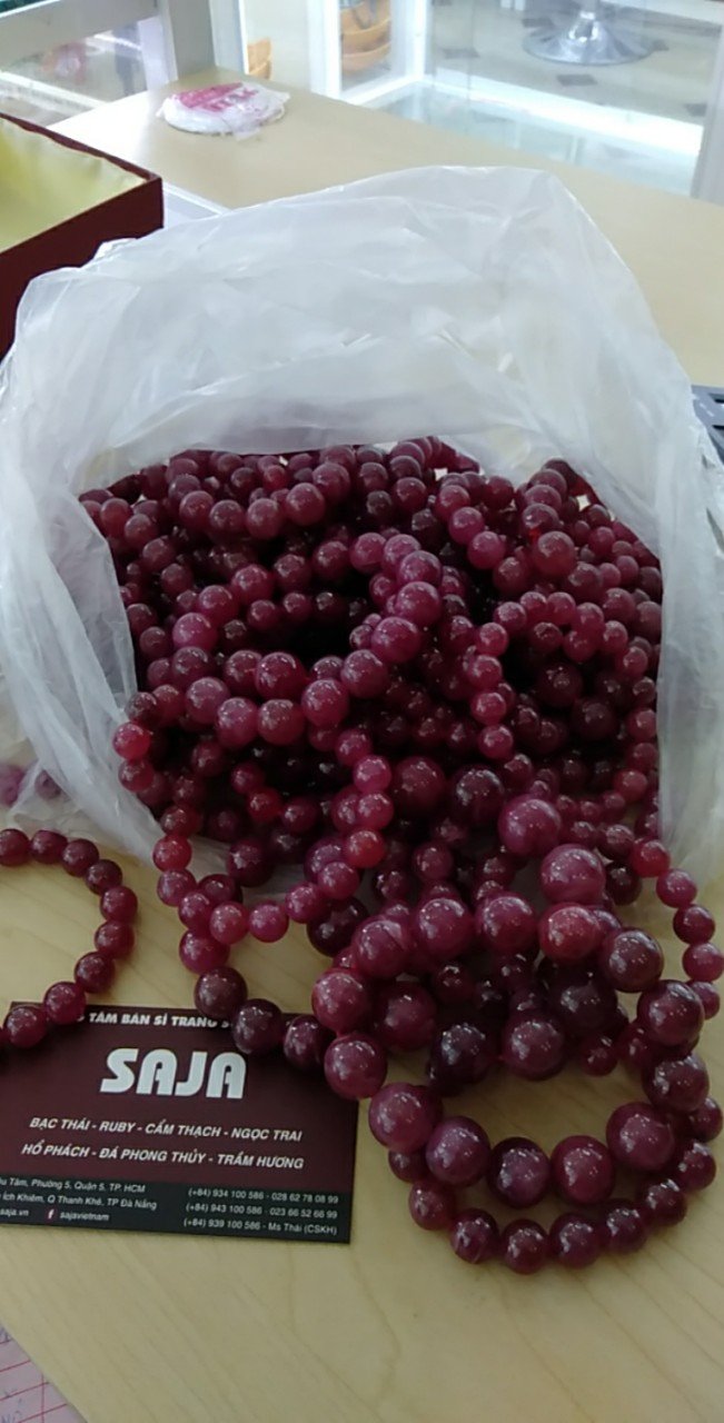 Bán-sỉ-vòng-đá-Ruby